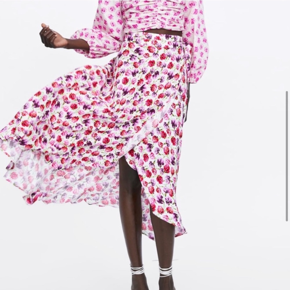 ZARA Floral Printed Skirt - NWT size XS